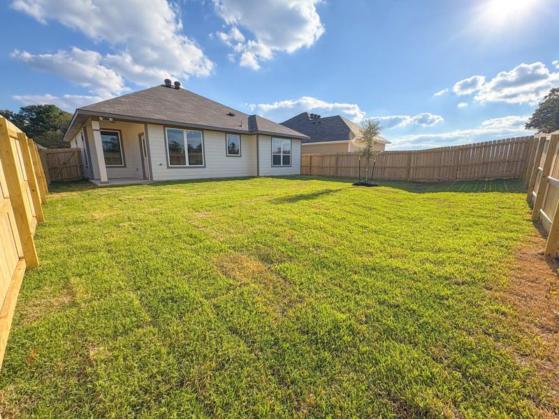Exterior details and patio area of a home in , Huntsville (Image 3).