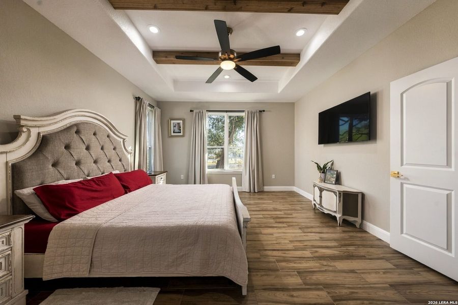 Furnished interior view inside a new home in , La Vernia (Image 12).