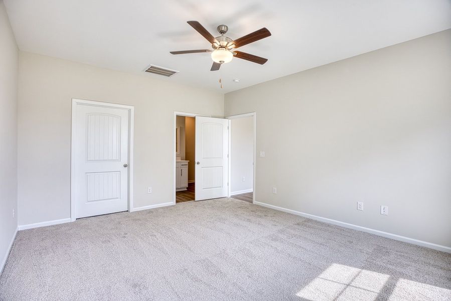 Representative unfurnished interior of a home built from the Darcy II by Great Southern Homes in Shady Grove, Conway (Image 62).