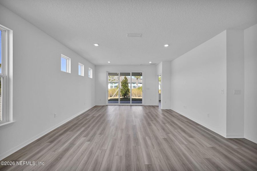 Spacious, unfurnished interior of a new home in Del Webb Wildlight, Yulee (Image 22).