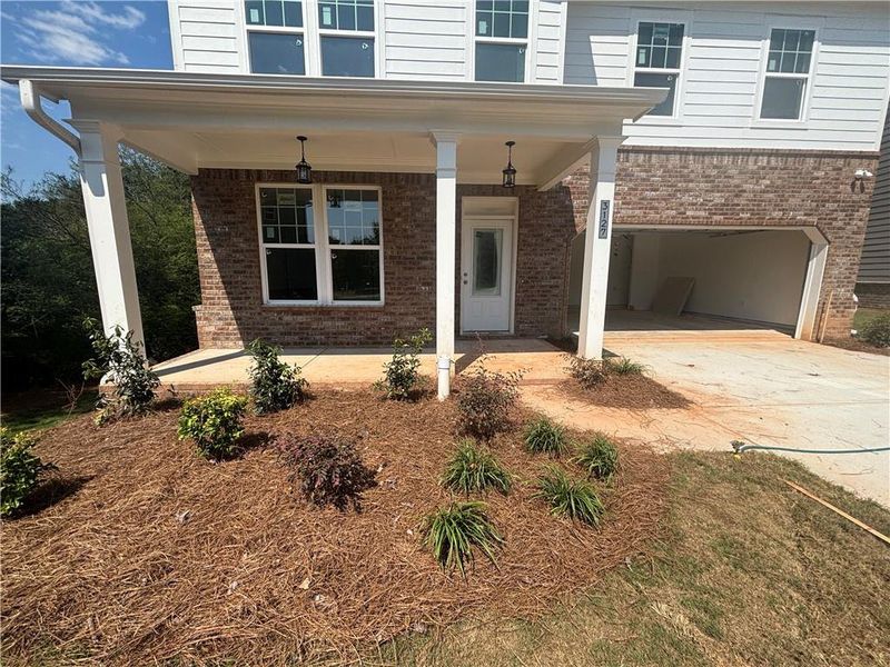 Exterior details and patio area of a home in Edenglen, Buford (Image 4).