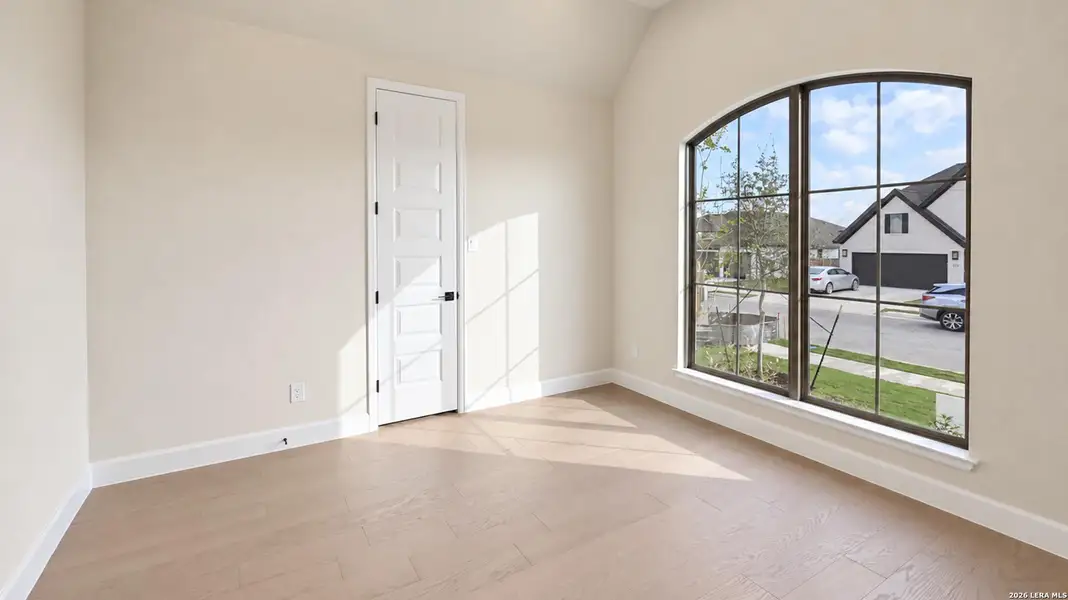 Spacious, unfurnished interior of a new home in Cibolo Valley Heights, Cibolo (Image 22).