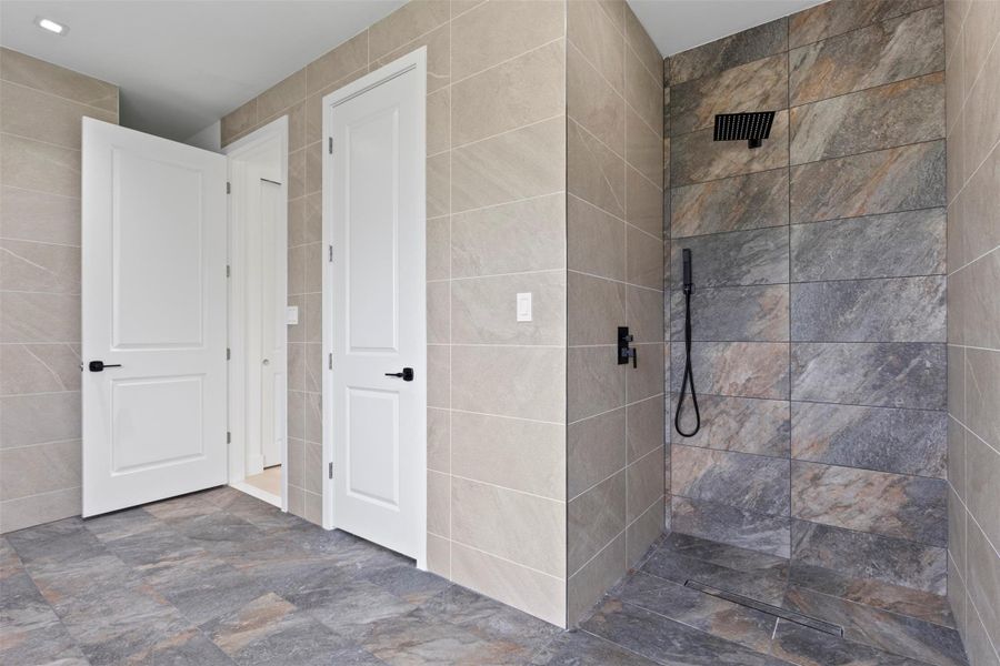 Image 43 of a home in .