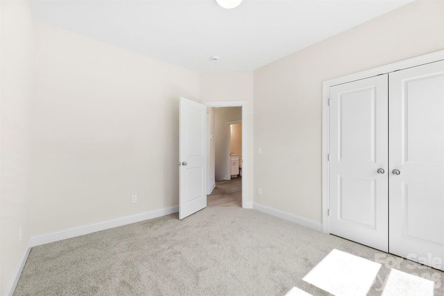 Guest bedroom #1