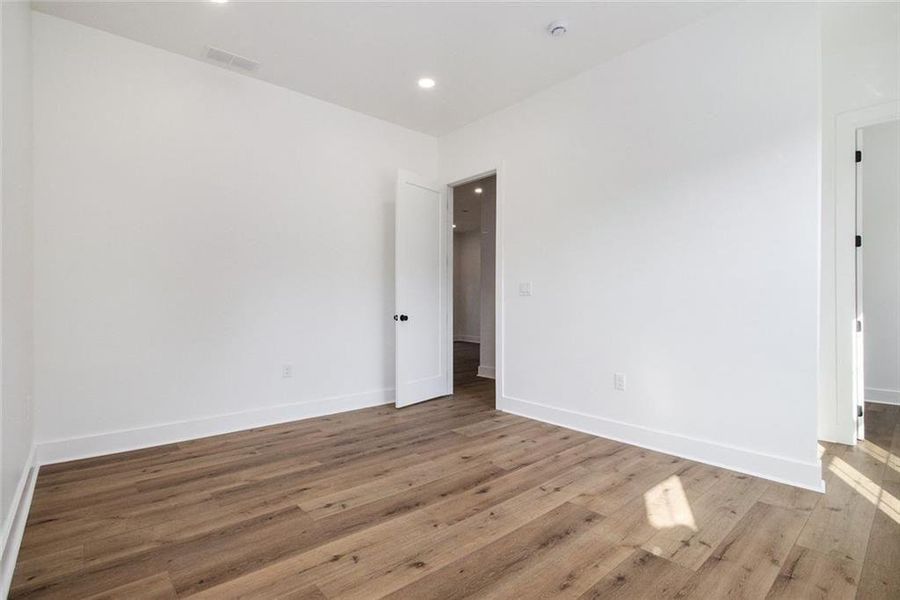 Spacious, unfurnished interior of a new home in , Dawsonville (Image 40).