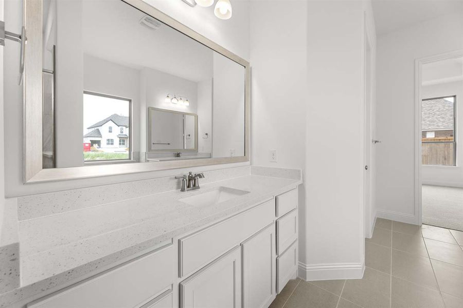 Representative furnished interior of a home built from the Fawncrest II by Pacesetter Homes in Nelson Lake, Rockwall (Image 9).
