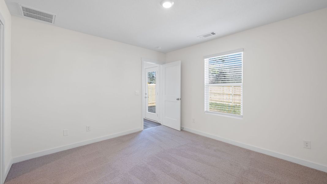 Representative unfurnished interior of a home built from the Sullivan by D.R. Horton in Evergreen Landing, Rossville (Image 19).