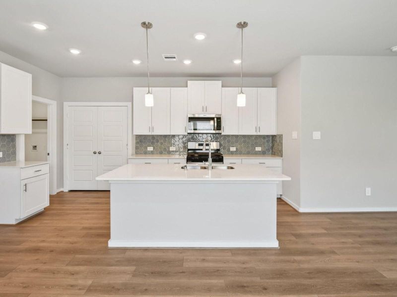 Photo is not of the actual home, but is an inspirational photo of builder’s model home and may depict options, furnishings, and/or decorator features that are not included Photo is not of the actual home, but is an inspirational photo of builder’s model home and may depict options, furnishings, and/or decorator features that are not included