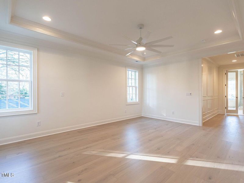 025-1280x960-primary-bedroom