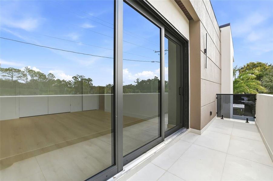 Exterior details and patio area of a home in , Tampa (Image 44).