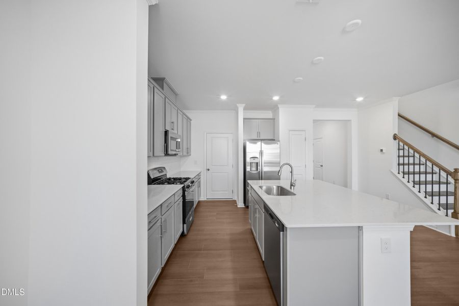 SUN_Everlee_Pic_CarsonII_QMI_226_Kitchen