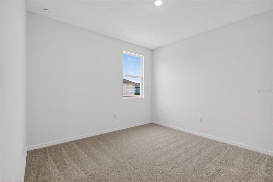 Spacious, unfurnished interior of a new home in Trailside, Mount Dora (Image 20).