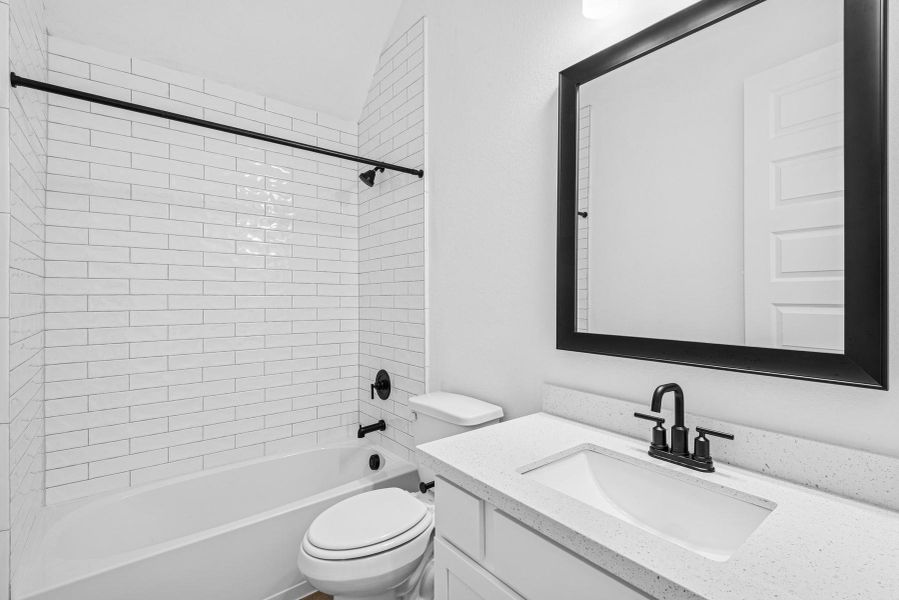 Hall bath (*Photo not of actual home and used for illustration purposes only.)