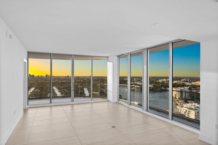 Spacious, unfurnished interior of a new home in Selene Oceanfront Residences, Fort Lauderdale (Image 46).