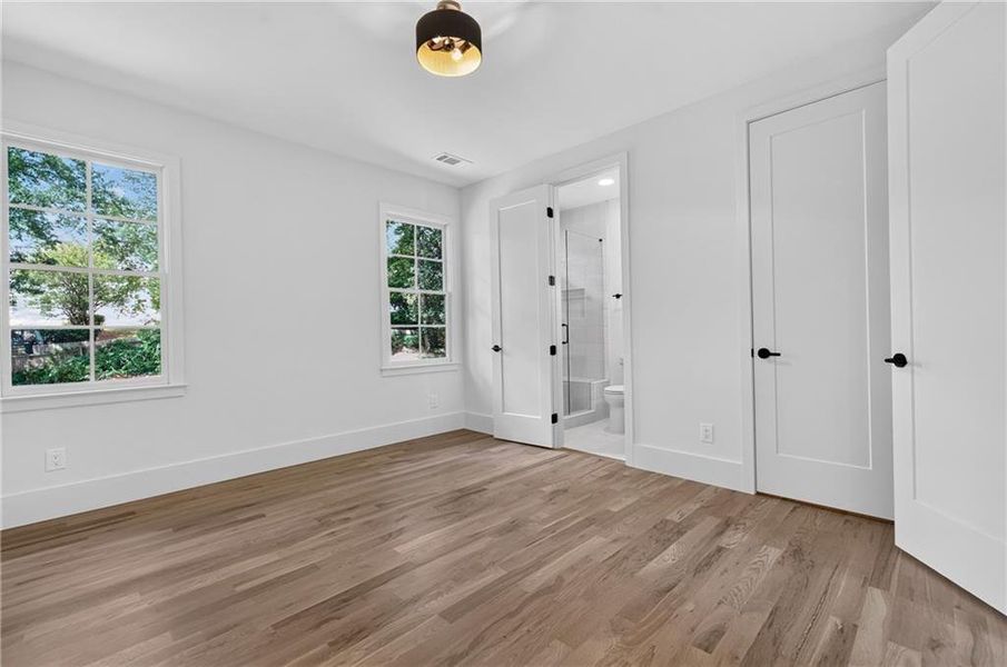 Spacious, unfurnished interior of a new home in , Atlanta (Image 26).