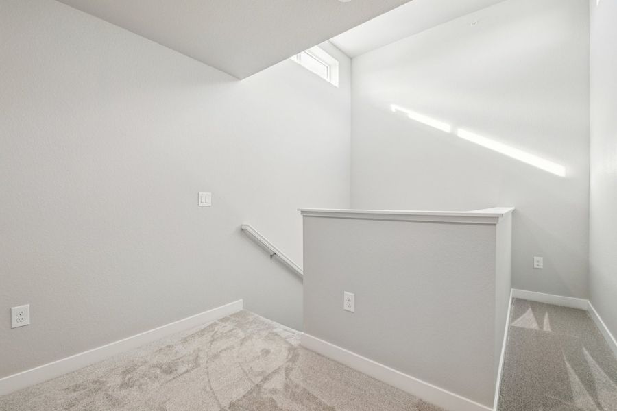 Spacious, unfurnished interior of a new home in Highlands at Fox Hill, Longmont (Image 20).