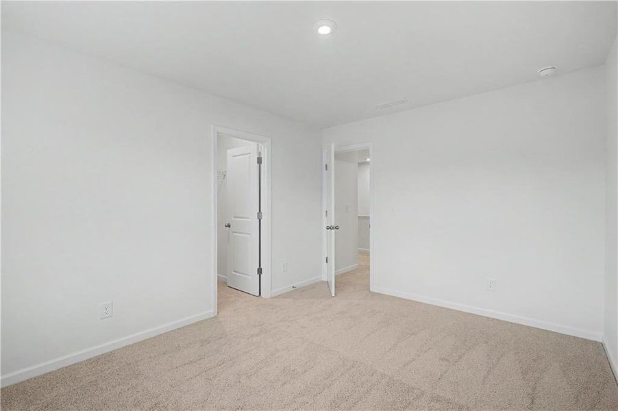 Spacious, unfurnished interior of a new home in The View at Groover's Lake, Lithia Springs (Image 22).
