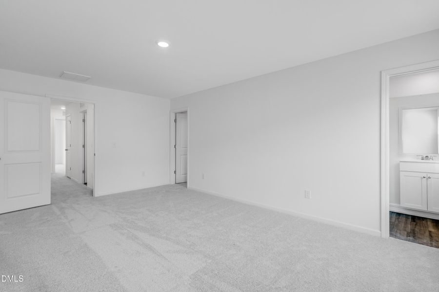 SUN_CaitlinCrossing_Pic_Cameron-22