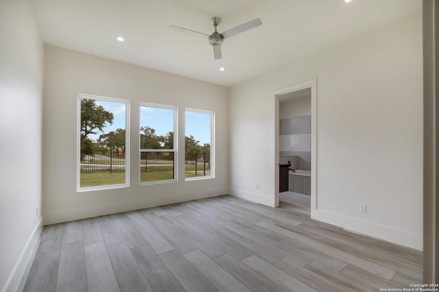 Spacious, unfurnished interior of a new home in , San Antonio (Image 23).