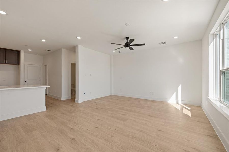 Spacious, unfurnished interior of a new home in Talia, Mesquite (Image 15).