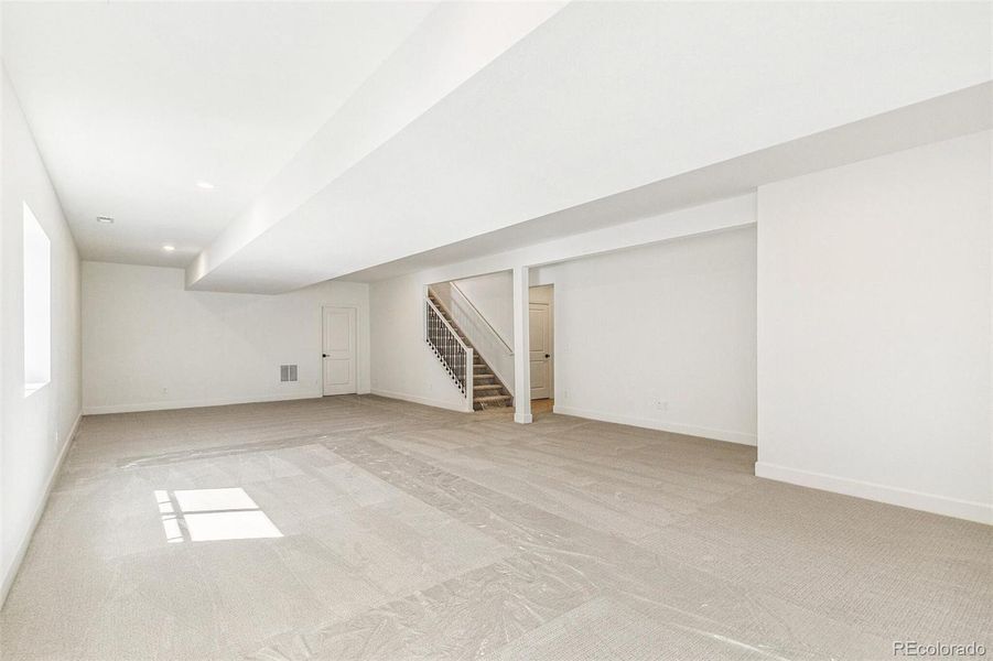 Spacious, unfurnished interior of a new home in Terrain Oak Valley, Castle Rock (Image 16).