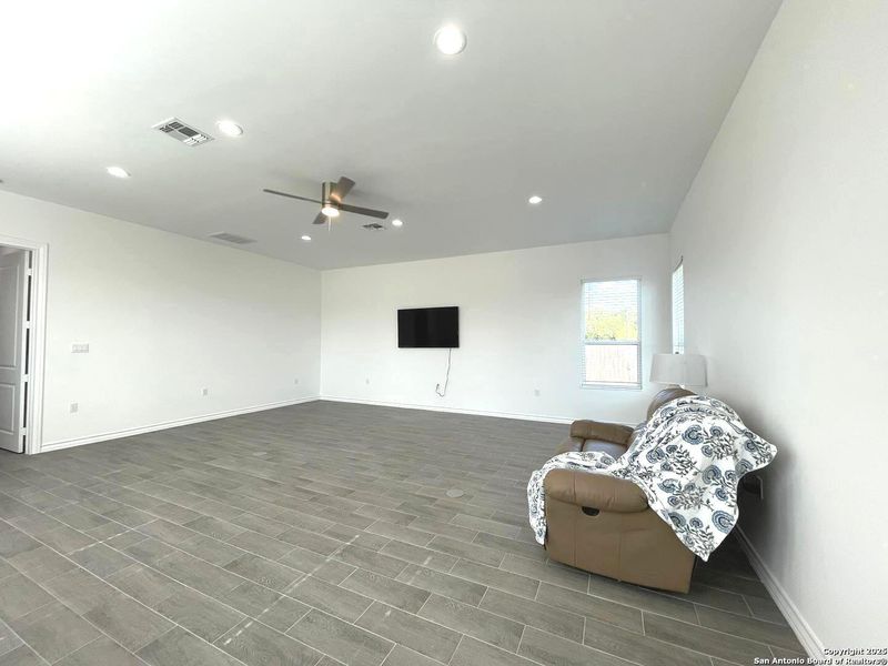 Image 34 of a home in .