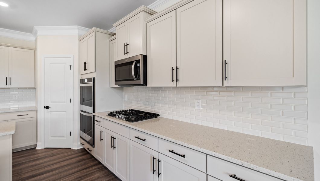 Furnished interior view inside a new home in Campbell Ridge, Piedmont (Image 9).