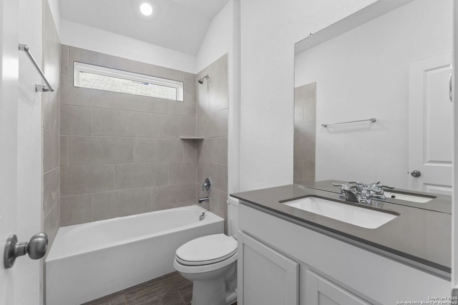 Furnished interior view inside a new home in Gatehouse: Brookstone II Collection, New Braunfels (Image 5).