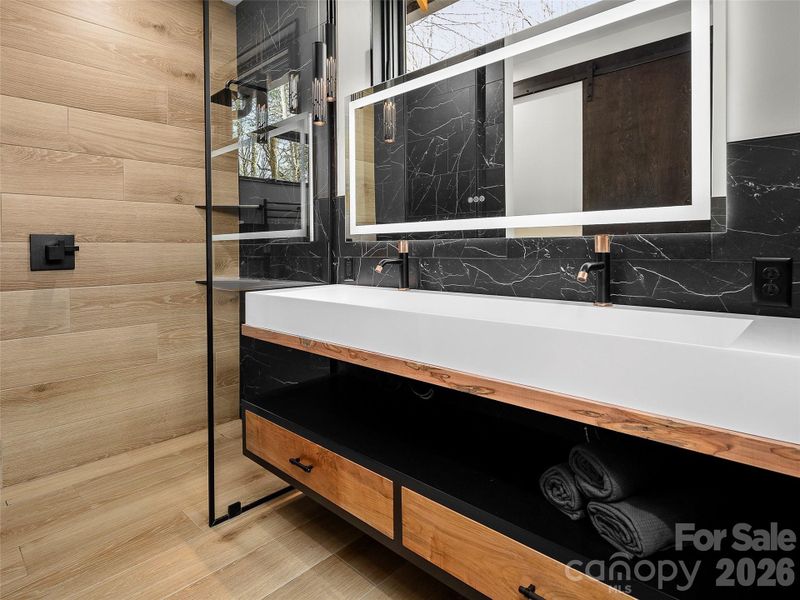 Primary Bathroom with a Zero Entry shower Primary Bathroom with a Zero Entry shower