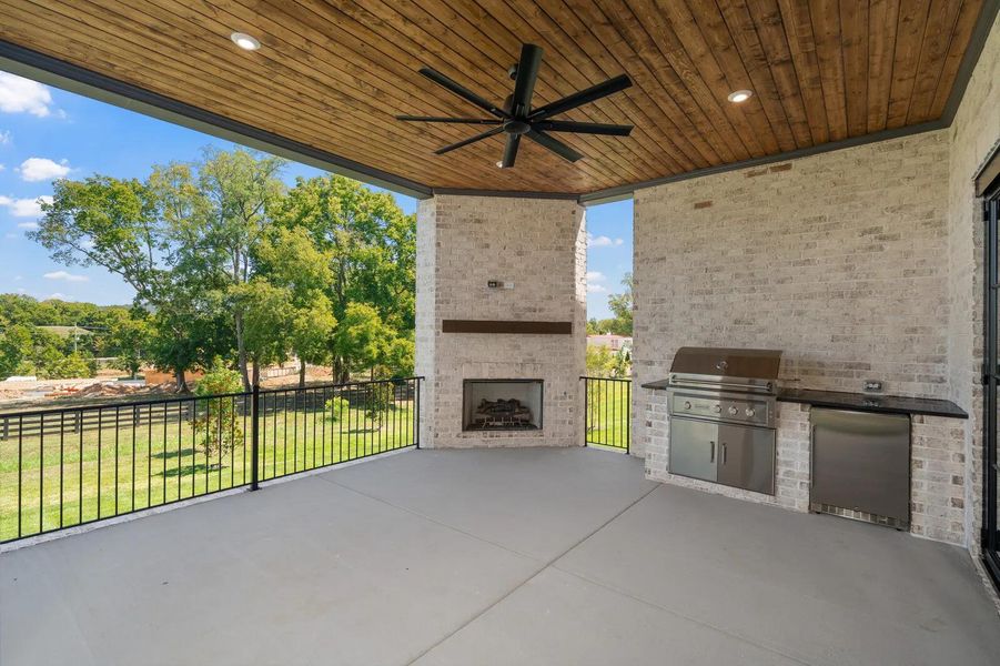 The Rutledge D Outdoor Living Area