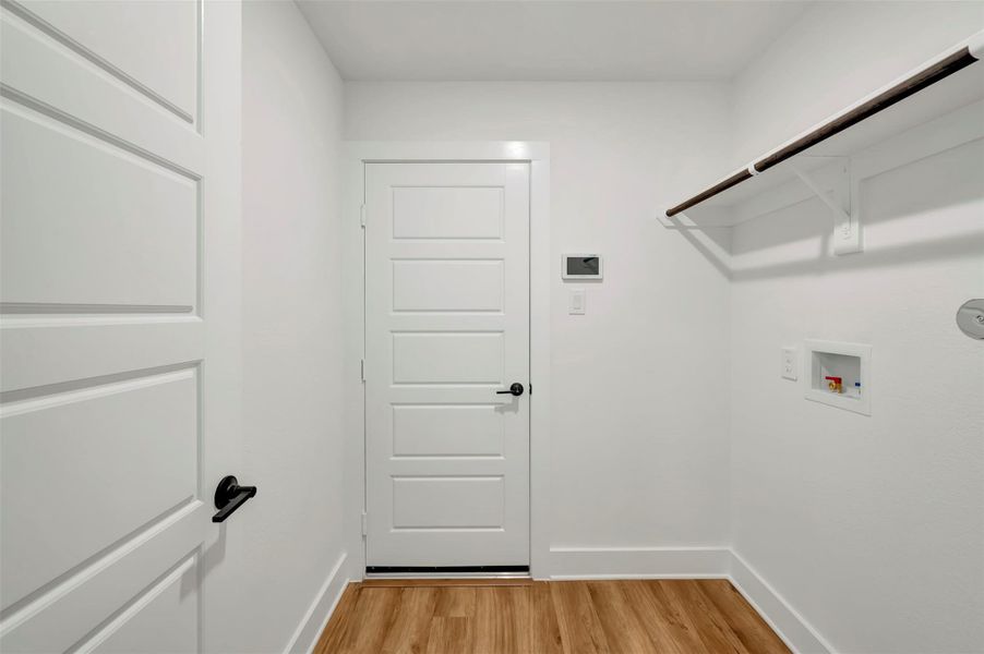 Spacious, unfurnished interior of a new home in Lago Mar, Santa Fe (Image 24). Spacious, unfurnished interior of a new home in Lago Mar, Santa Fe (Image 24).