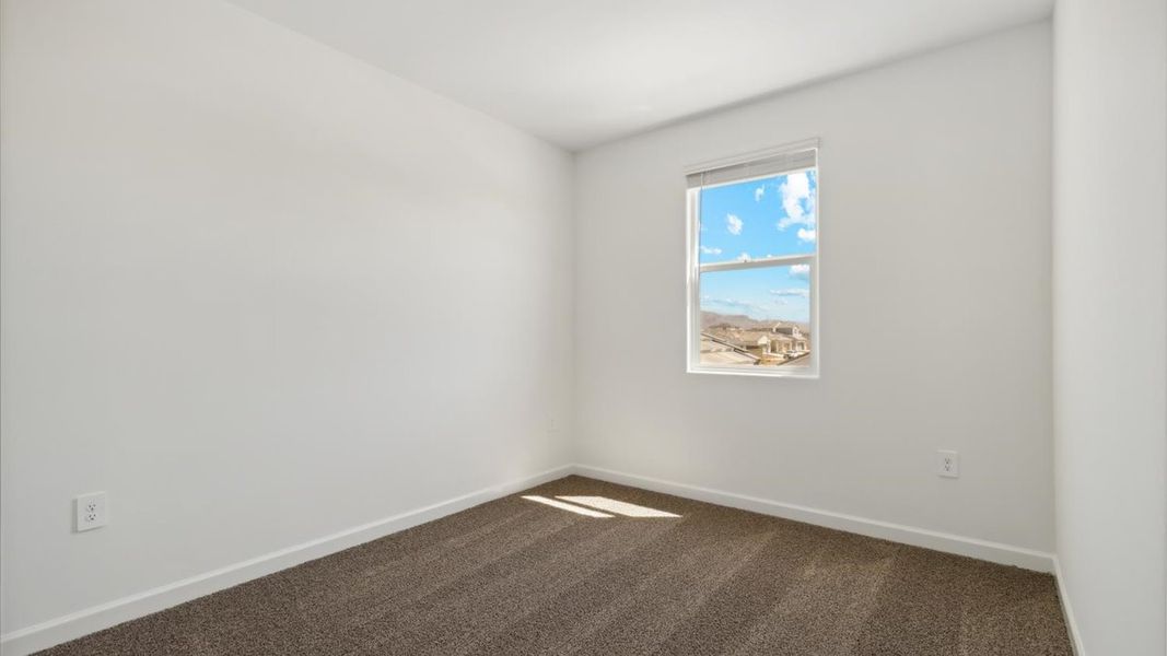 Spacious, unfurnished interior of a new home in Elena Trails, Maricopa (Image 22).