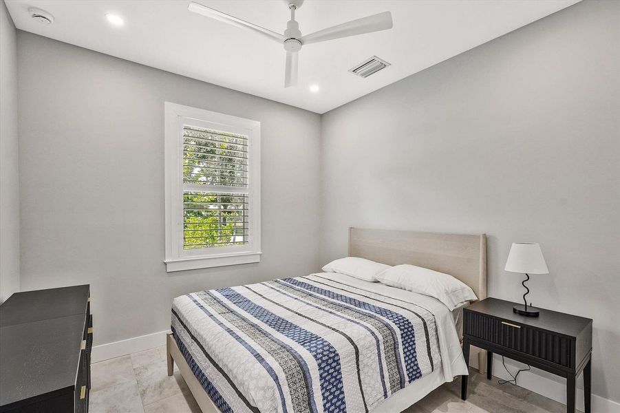 15-425 Hugh Street-15 15-425 Hugh Street-15