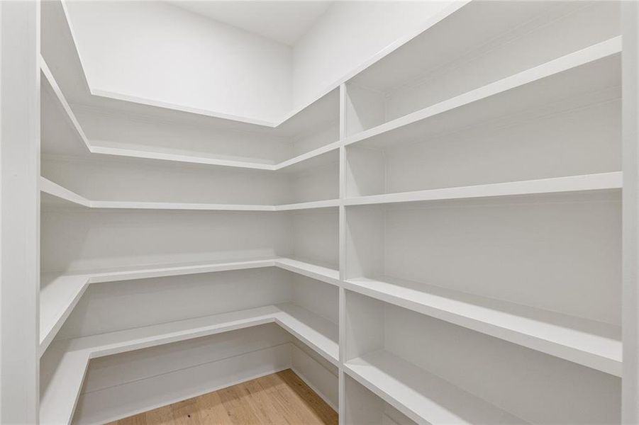 Spacious, unfurnished interior of a new home in , Brookhaven (Image 40).