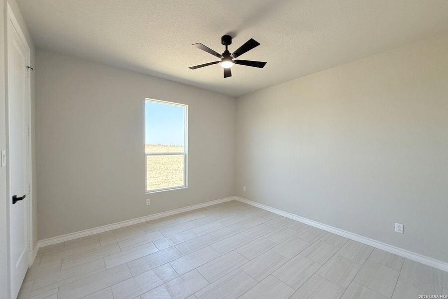 Spacious, unfurnished interior of a new home in , La Vernia (Image 23).