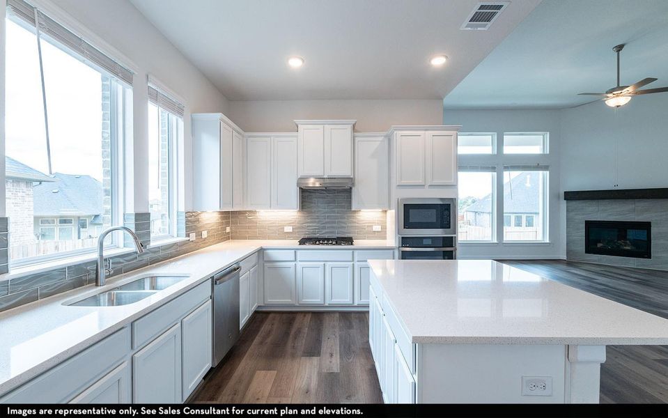 Furnished interior view inside a new home in Suncreek Estates, Rosharon (Image 2).