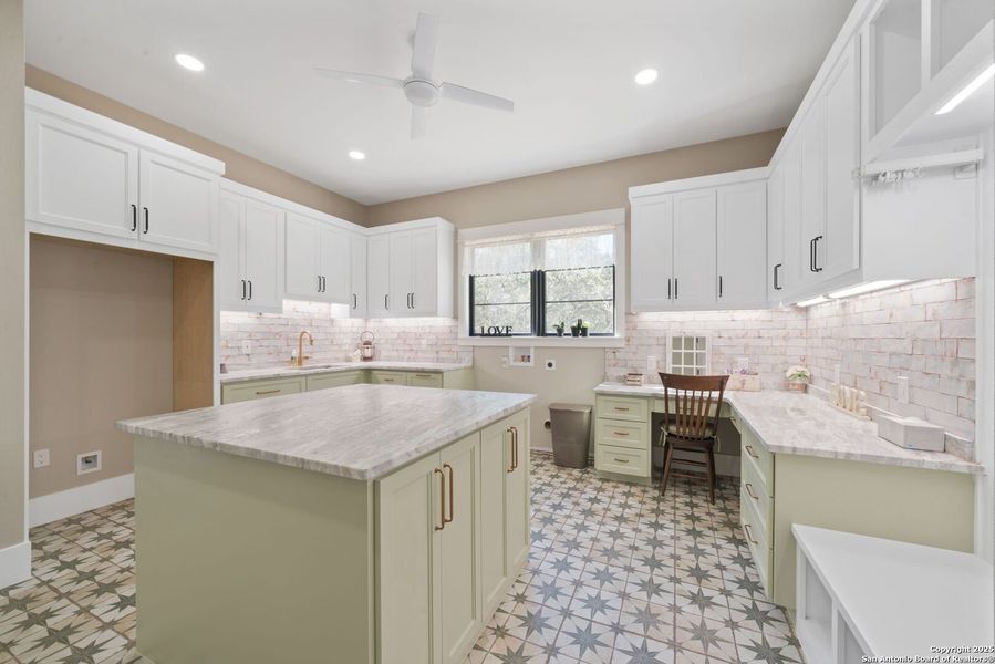 Furnished interior view inside a new home in , Bulverde (Image 37). Furnished interior view inside a new home in , Bulverde (Image 37).