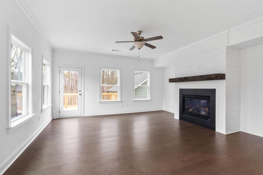 Spacious, unfurnished interior of a new home in , Athens (Image 34).