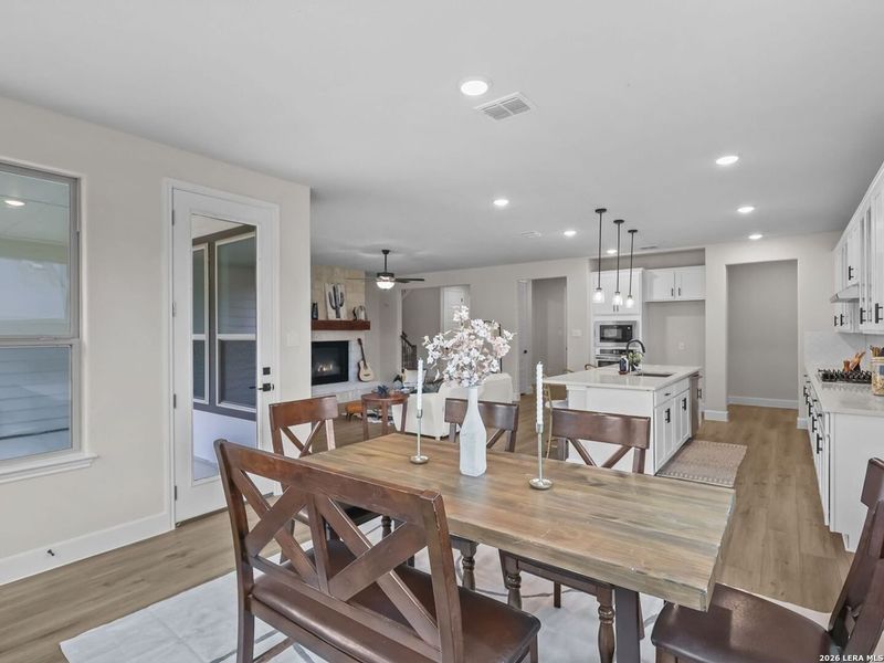 Furnished interior view inside a new home in Potranco Oaks, Castroville (Image 19). Furnished interior view inside a new home in Potranco Oaks, Castroville (Image 19).