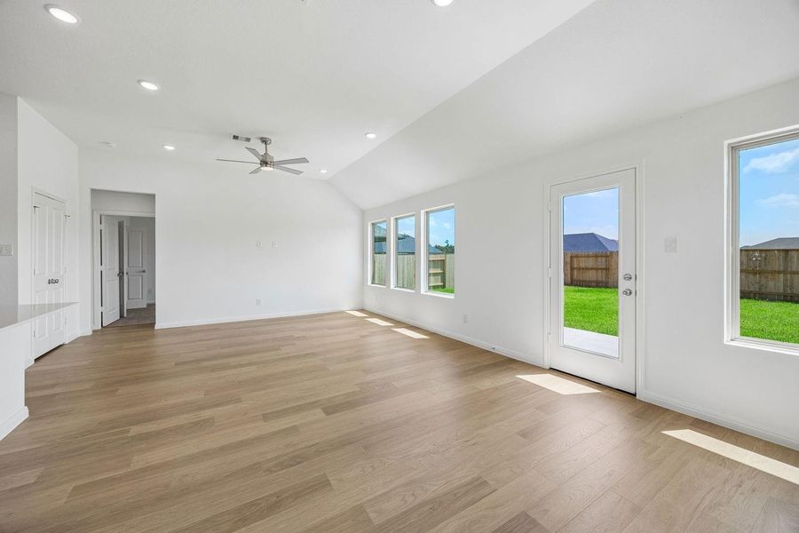 9-31102Rena_009