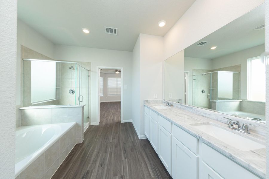 Furnished interior view inside a new home in Bluestem, Brookshire (Image 8).