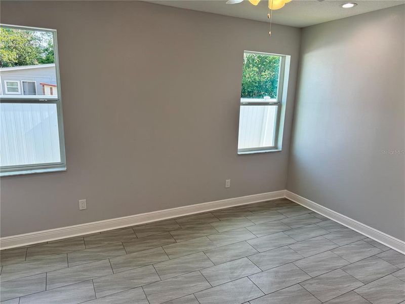 Spacious, unfurnished interior of a new home in , Dade City (Image 37).