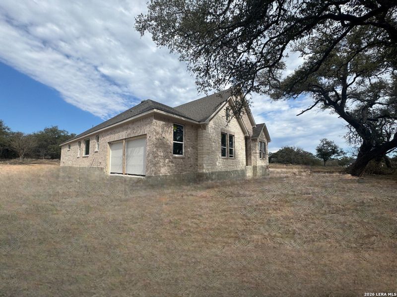 Exterior details and patio area of a home in Waldsanger, New Braunfels (Image 3).