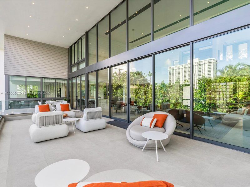 Community amenities in , Miami Shores (Image 61).