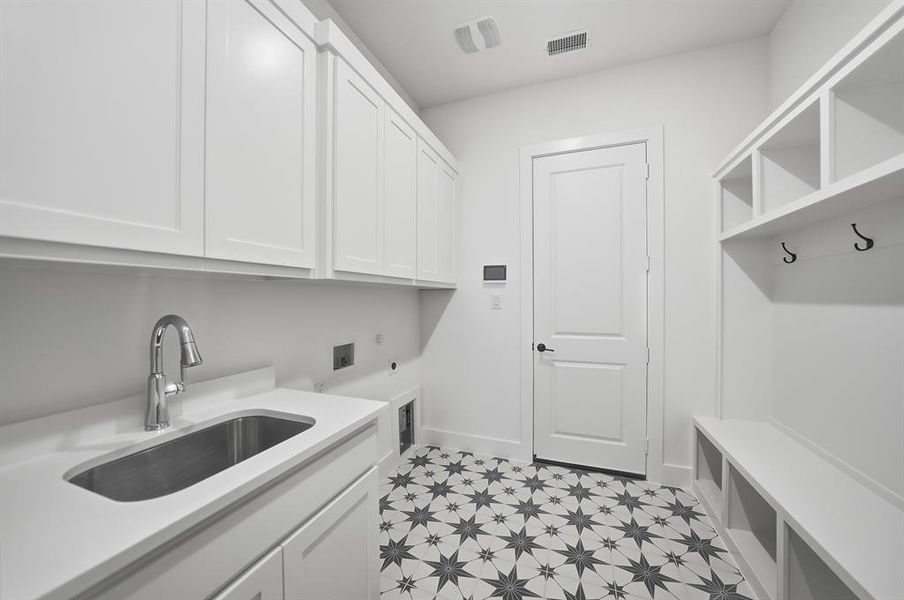Furnished interior view inside a new home in Estates at Rockhill, Frisco (Image 6).