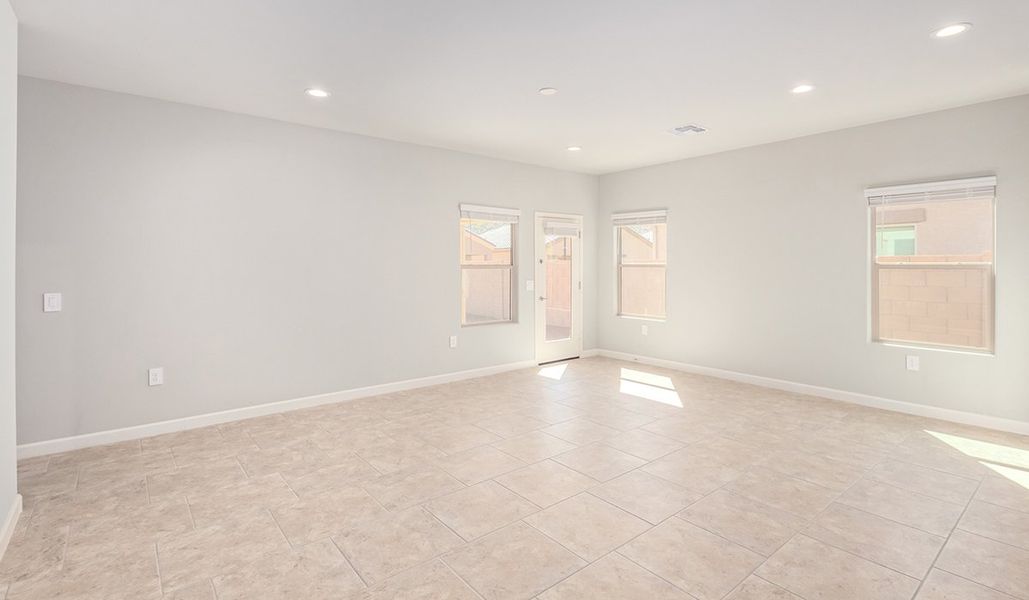 Spacious, unfurnished interior of a new home in Sycamore Vista, Vail (Image 20).