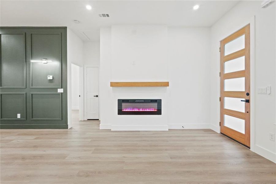 Spacious, unfurnished interior of a new home in , Dallas (Image 14).