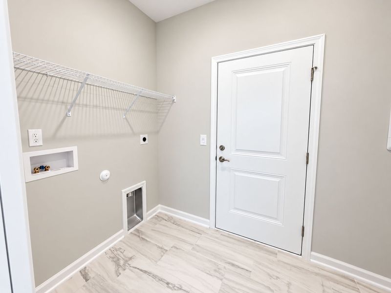 Spacious, unfurnished interior of a new home in Del Webb Wilmington at Mallory Creek, Leland (Image 8).