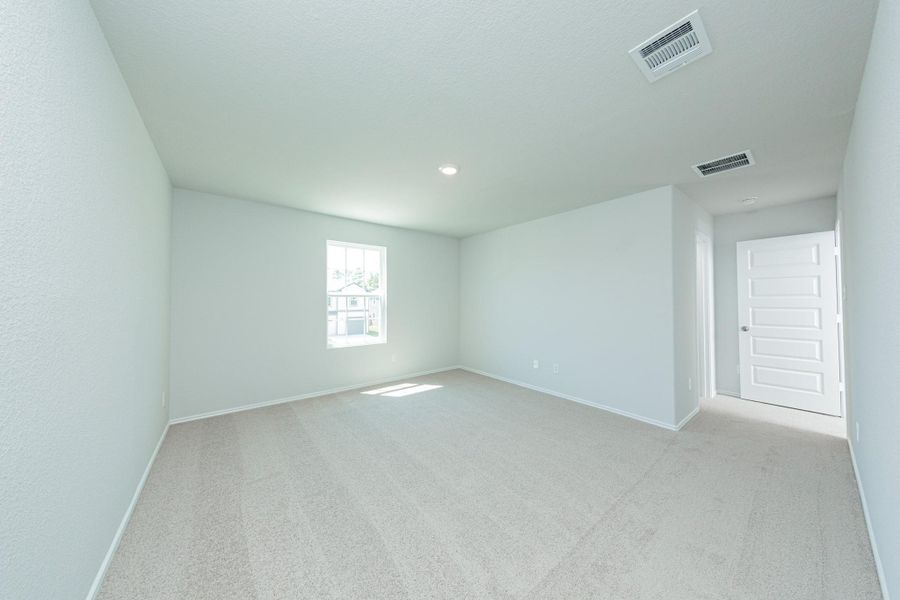 Spacious, unfurnished interior of a new home in Townsend Reserve, Splendora (Image 17).