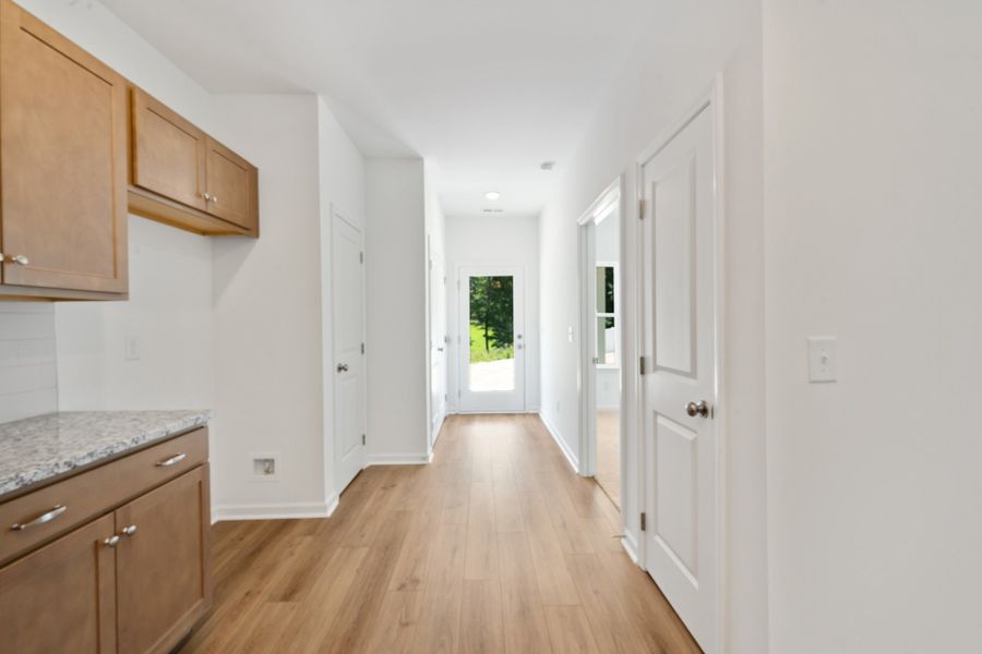 Spacious, unfurnished interior of a new home in Jackson Hills, Clarksville (Image 20).